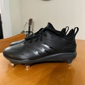 NWOT Adidas cleats, size 7